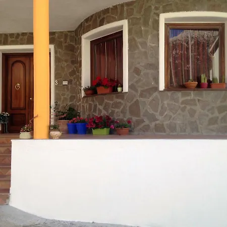Bed & Breakfast Sole E Luna Oliena